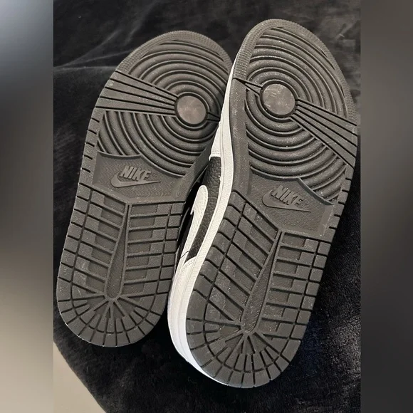 Women's Nike Air Jordan 1 Low SE Homage - Picture 5 of 7